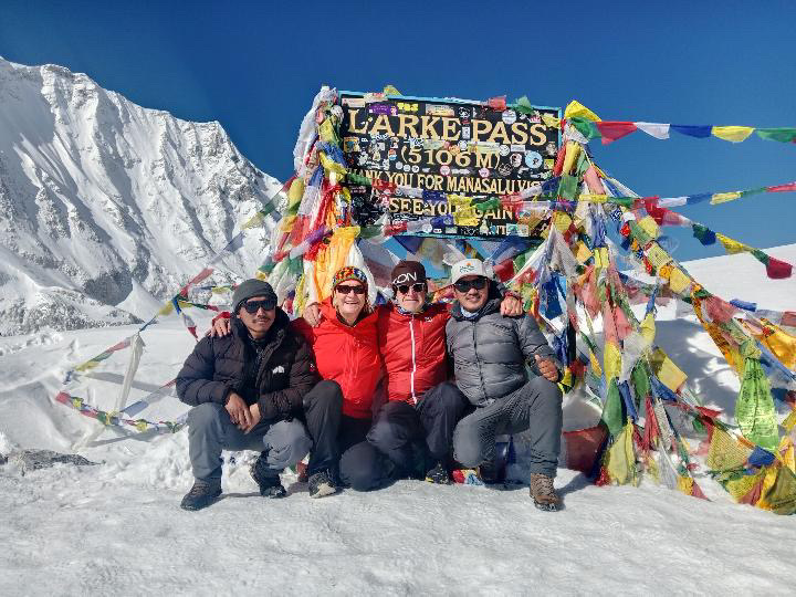 Larke Pass trek with clients